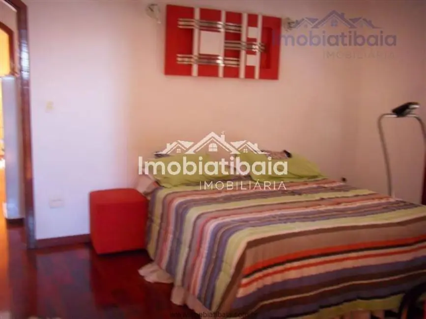 Casa com 3 quartos à venda, 1080m2 em Jardim Itaperi, Atibaia - SP - imagem 7 Foto 7 de Casa com 3 quartos à venda, 1080m2 em Jardim Itaperi, Atibaia - SP