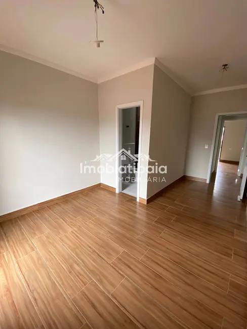 Casa com 2 quartos à venda, 125m2 em Jardim das Cerejeiras, Atibaia - SP - imagem 4 Foto 4 de Casa com 2 quartos à venda, 125m2 em Jardim das Cerejeiras, Atibaia - SP