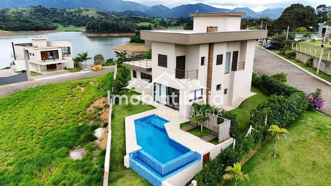 Chácara com 3 quartos à venda, 1028m2 em Centro, Joanopolis - SP - imagem 3 Foto 3 de Chácara com 3 quartos à venda, 1028m2 em Centro, Joanopolis - SP