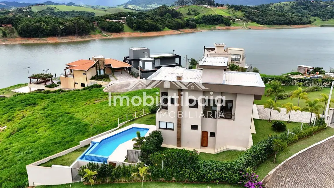 Chácara com 3 quartos à venda, 1028m2 em Centro, Joanopolis - SP - imagem 8 Foto 8 de Chácara com 3 quartos à venda, 1028m2 em Centro, Joanopolis - SP