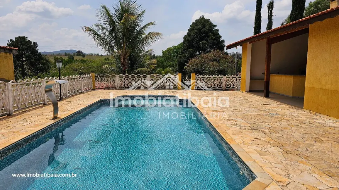 Chácara com 4 quartos à venda, 680m2 em Centro, Piracaia - SP - imagem 3 Foto 3 de Chácara com 4 quartos à venda, 680m2 em Centro, Piracaia - SP