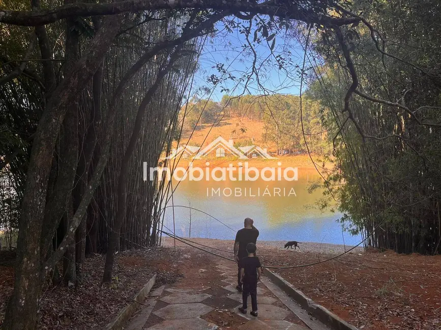 Chácara com 8 quartos à venda, 2750m2 em Centro, Piracaia - SP - imagem 3 Foto 3 de Chácara com 8 quartos à venda, 2750m2 em Centro, Piracaia - SP