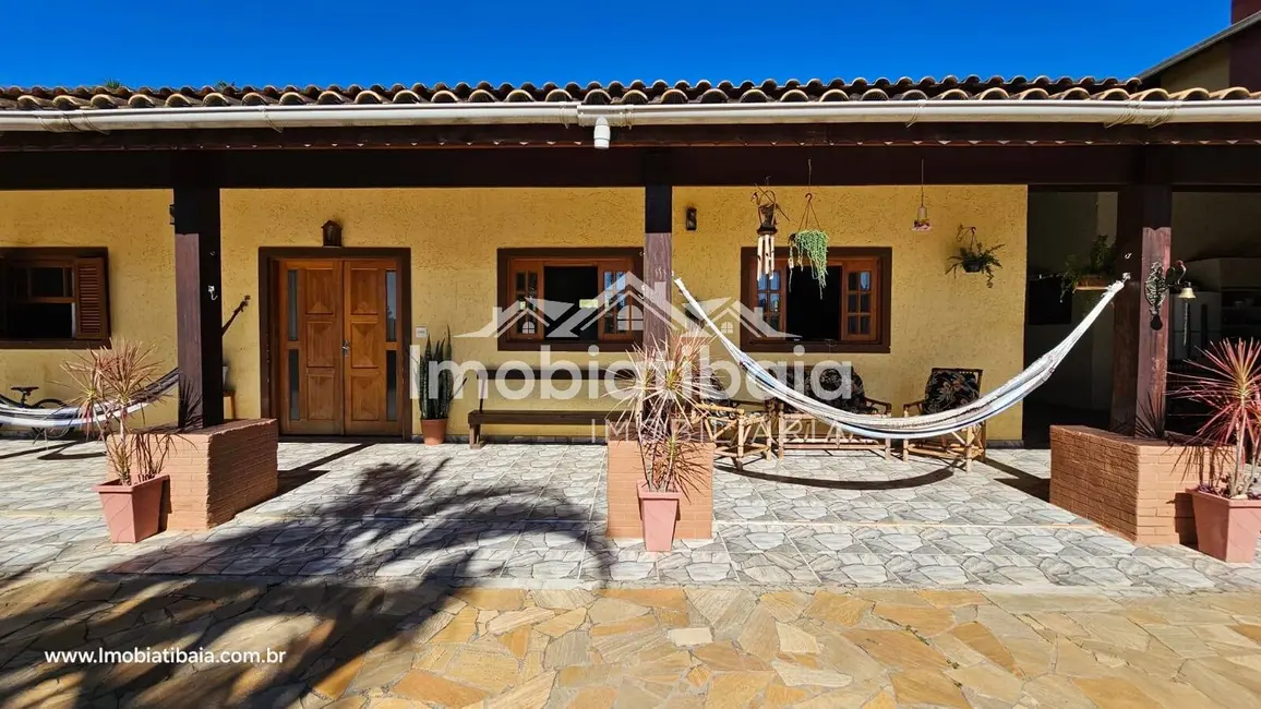 Chácara com 3 quartos à venda, 1400m2 em Centro, Jarinu - SP - imagem 2 Foto 2 de Chácara com 3 quartos à venda, 1400m2 em Centro, Jarinu - SP
