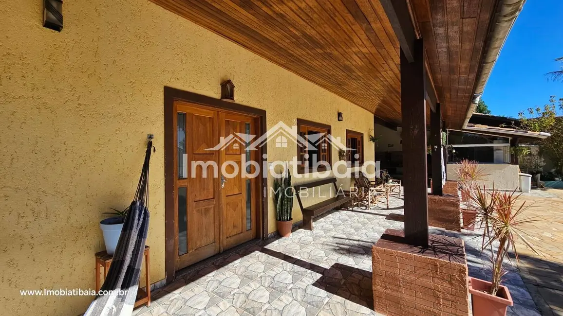 Chácara com 3 quartos à venda, 1400m2 em Centro, Jarinu - SP - imagem 4 Foto 4 de Chácara com 3 quartos à venda, 1400m2 em Centro, Jarinu - SP
