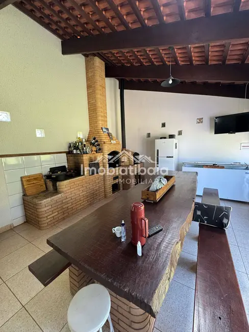 Chácara com 3 quartos à venda, 1100m2 em Loteamento São Bento, Atibaia - SP - imagem 2 Foto 2 de Chácara com 3 quartos à venda, 1100m2 em Loteamento São Bento, Atibaia - SP