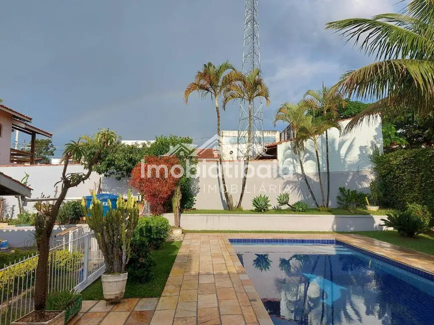 Foto 3 de Casa com 4 quartos à venda, 758m2 em Atibaia - SP