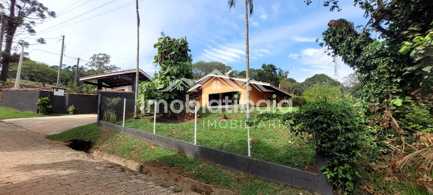 Chácara com 3 quartos à venda, 1600m2 em Piracaia - SP - imagem 2 Foto 2 de Chácara com 3 quartos à venda, 1600m2 em Piracaia - SP