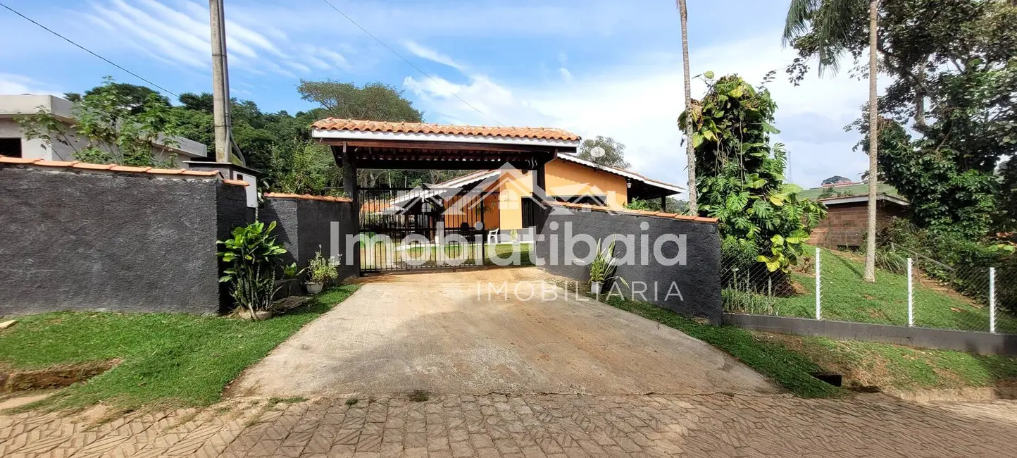 Chácara com 3 quartos à venda, 1600m2 em Piracaia - SP - imagem 3 Foto 3 de Chácara com 3 quartos à venda, 1600m2 em Piracaia - SP