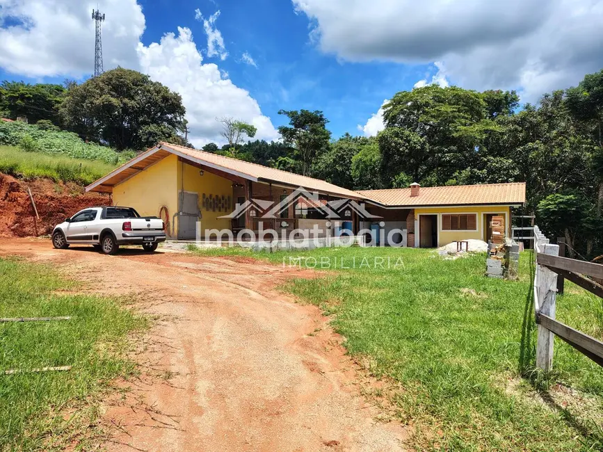 Foto 2 de Chácara com 4 quartos à venda, 1648m2 em Batatuba, Piracaia - SP