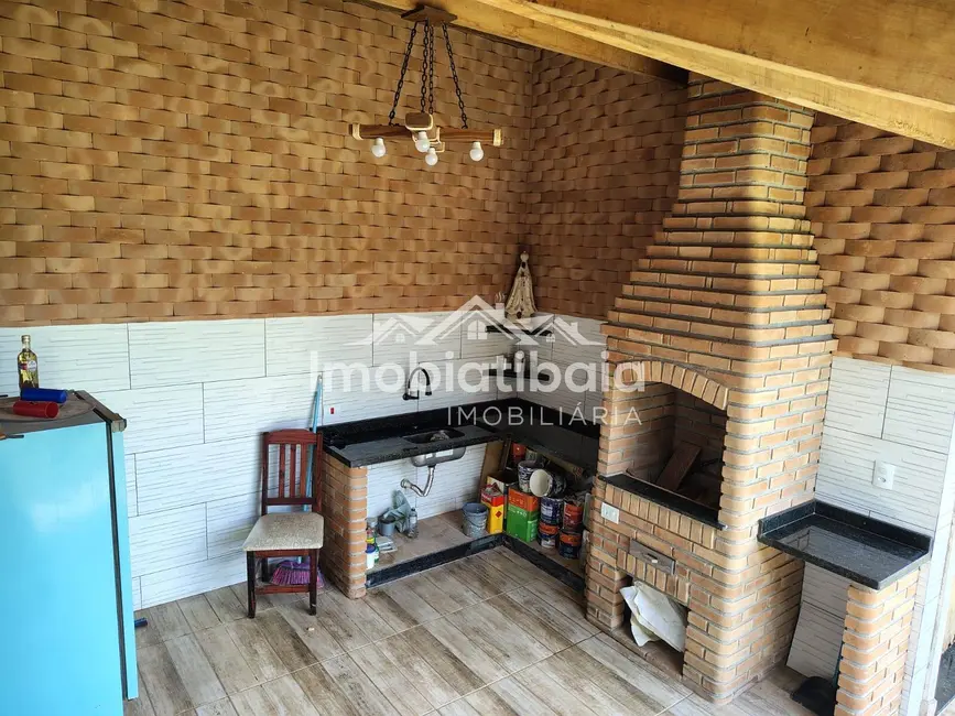 Chácara com 4 quartos à venda, 1648m2 em Batatuba, Piracaia - SP - imagem 6 Foto 6 de Chácara com 4 quartos à venda, 1648m2 em Batatuba, Piracaia - SP