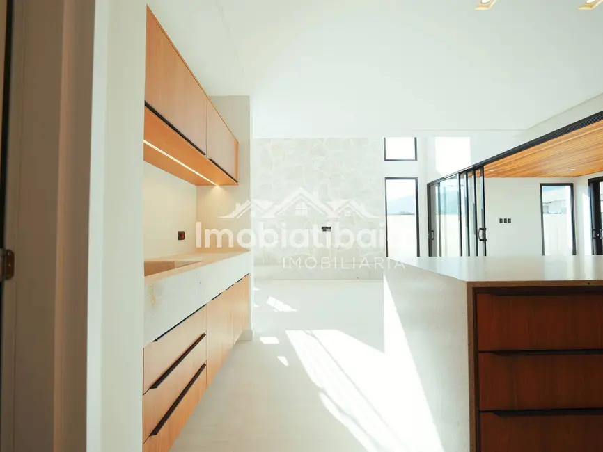 Foto 4 de Casa com 4 quartos à venda, 360m2 em San Fernando Valley, Atibaia - SP