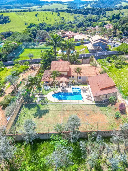 Foto 2 de Chácara com 4 quartos à venda, 1432m2 em Centro, Bom Jesus Dos Perdoes - SP