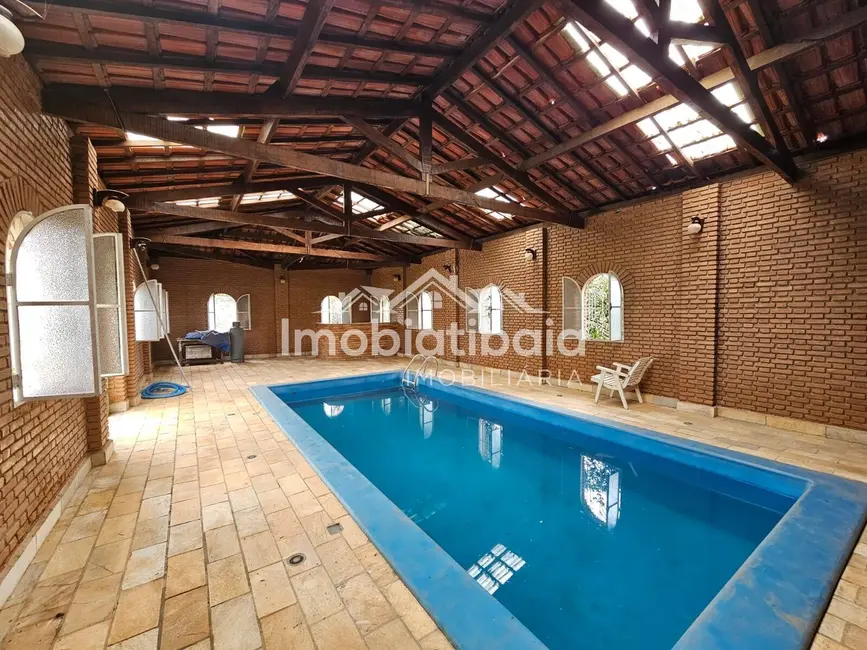 Chácara com 4 quartos à venda, 800m2 em Maracanã, Atibaia - SP - imagem 2 Foto 2 de Chácara com 4 quartos à venda, 800m2 em Maracanã, Atibaia - SP