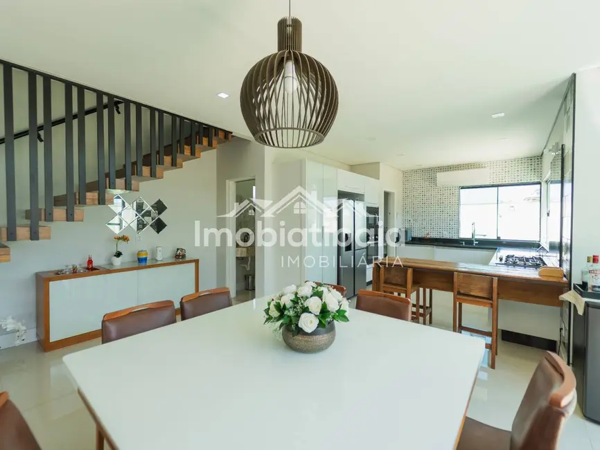 Foto 9 de Casa de Condomínio com 3 quartos à venda, 300m2 em Rio Abaixo, Atibaia - SP