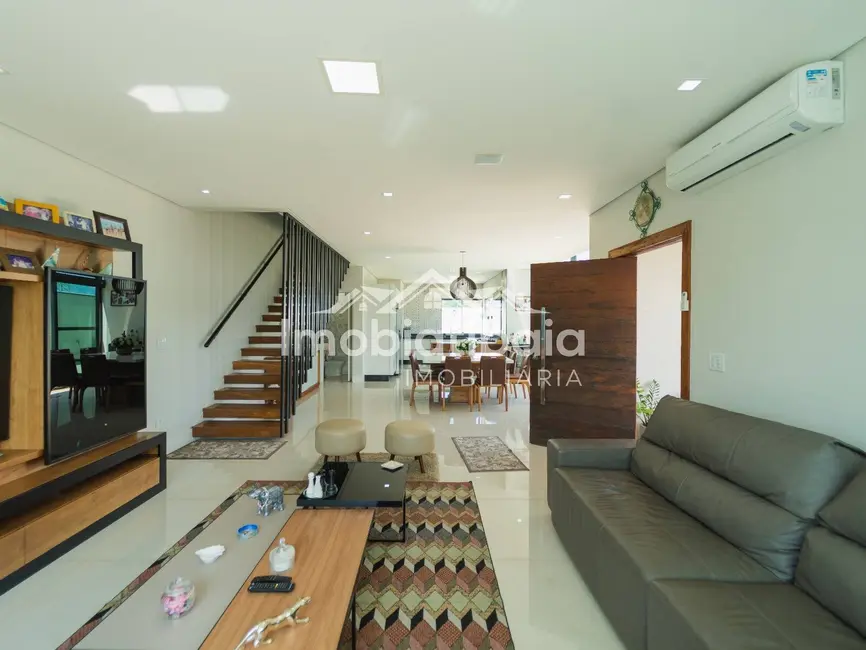 Foto 6 de Casa de Condomínio com 3 quartos à venda, 300m2 em Rio Abaixo, Atibaia - SP