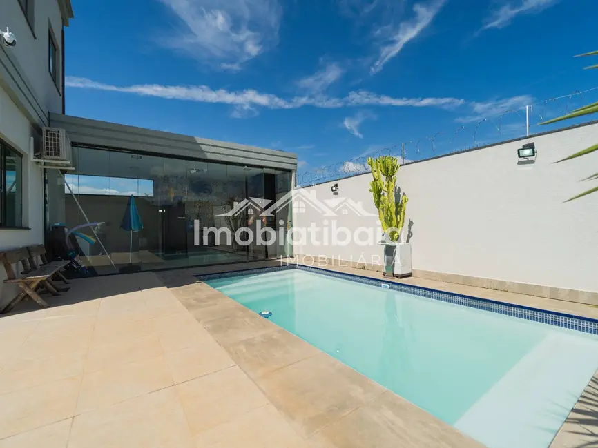 Foto 2 de Casa de Condomínio com 3 quartos à venda, 300m2 em Rio Abaixo, Atibaia - SP