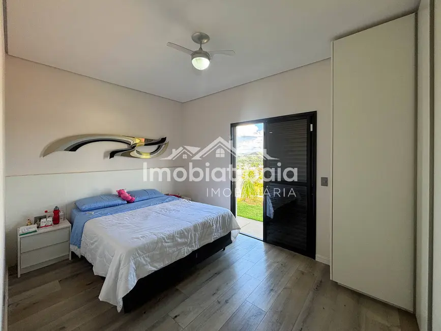 Foto 3 de Casa de Condomínio com 4 quartos à venda, 1061m2 em Condomínio Residencial Shamballa III, Atibaia - SP