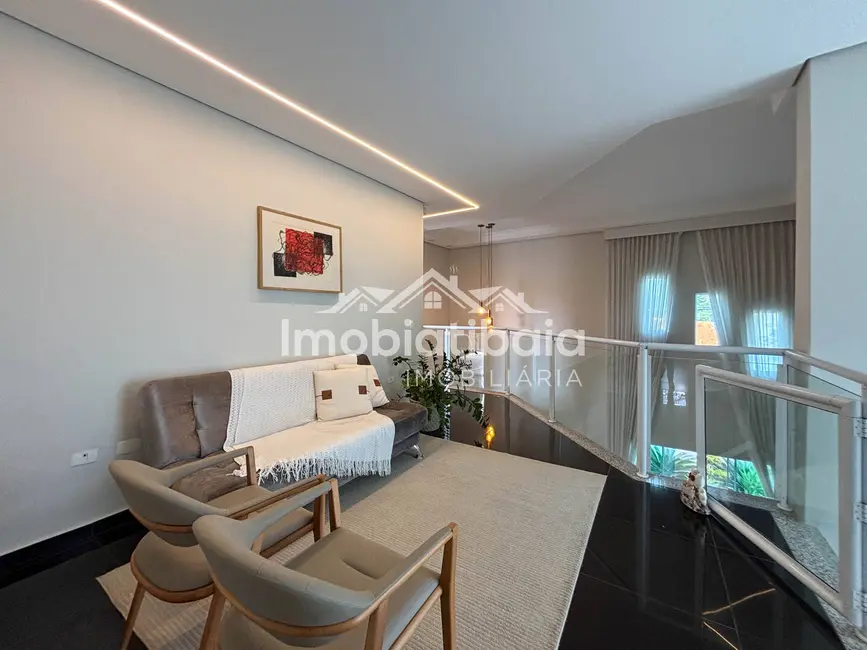 Casa de Condomínio com 5 quartos à venda, 700m2 em Condomínio Residencial Shamballa III, Atibaia - SP - imagem 9 Foto 9 de Casa de Condomínio com 5 quartos à venda, 700m2 em Condomínio Residencial Shamballa III, Atibaia - SP