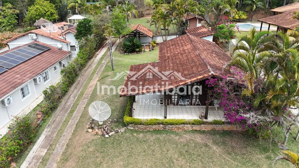 Foto 1 de Chácara com 3 quartos à venda, 1200m2 em Centro, Bom Jesus Dos Perdoes - SP