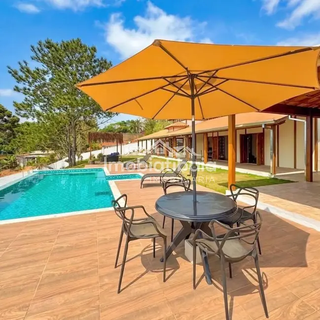 Foto 1 de Chácara com 4 quartos à venda, 2500m2 em Chácaras Fernão Dias, Atibaia - SP