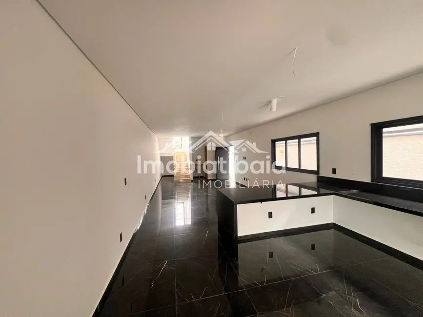 Foto 5 de Casa com 3 quartos à venda e para alugar, 210m2 em Vila Petrópolis, Atibaia - SP