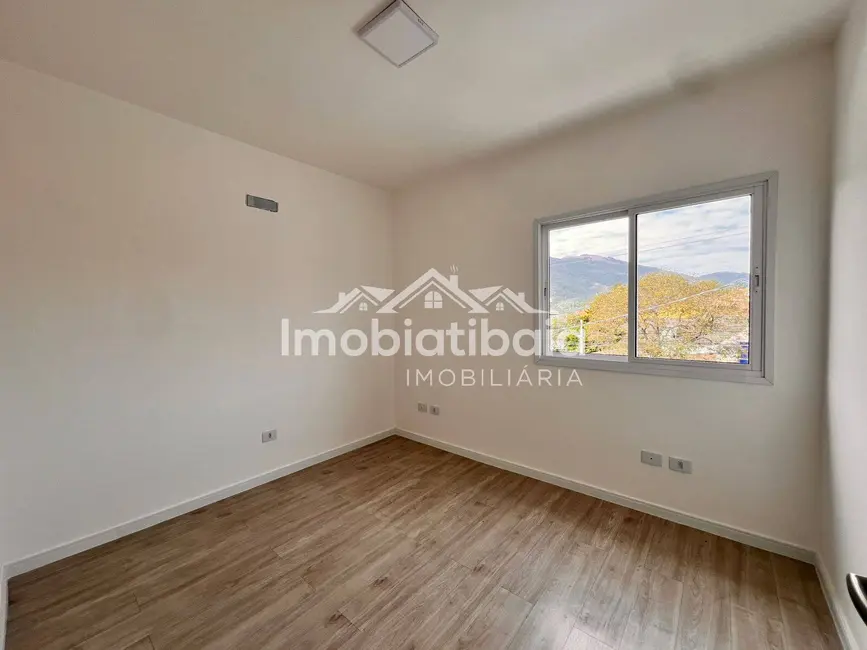 Foto 4 de Casa com 3 quartos à venda e para alugar, 186m2 em Vila Petrópolis, Atibaia - SP