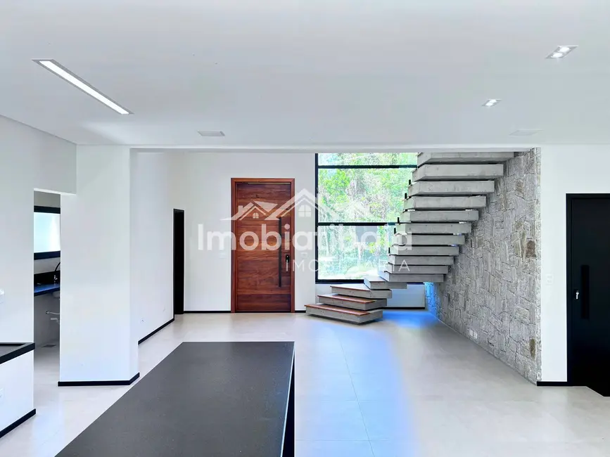 Casa de Condomínio com 4 quartos à venda, 393m2 em Nova Gardênia, Atibaia - SP - imagem 5 Foto 5 de Casa de Condomínio com 4 quartos à venda, 393m2 em Nova Gardênia, Atibaia - SP