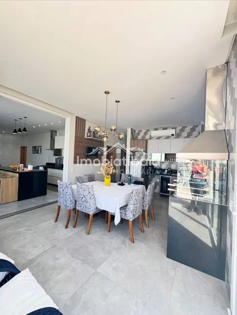 Casa de Condomínio com 4 quartos à venda, 800m2 em Condomínio Residencial Shamballa III, Atibaia - SP - imagem 6 Foto 6 de Casa de Condomínio com 4 quartos à venda, 800m2 em Condomínio Residencial Shamballa III, Atibaia - SP