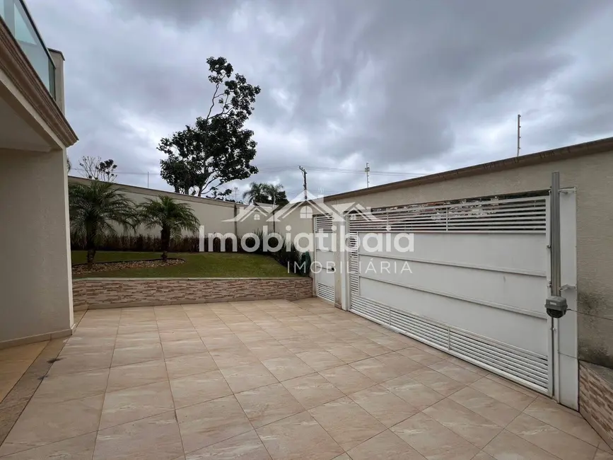 Casa com 3 quartos à venda, 366m2 em Vila Santista, Atibaia - SP - imagem 4 Foto 4 de Casa com 3 quartos à venda, 366m2 em Vila Santista, Atibaia - SP