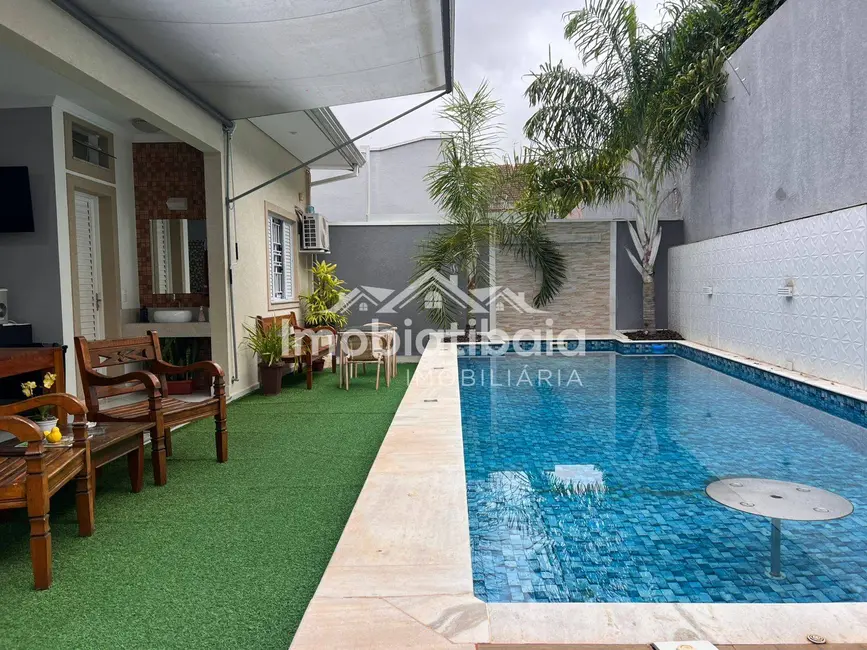 Casa com 3 quartos à venda, 366m2 em Vila Santista, Atibaia - SP - imagem 2 Foto 2 de Casa com 3 quartos à venda, 366m2 em Vila Santista, Atibaia - SP