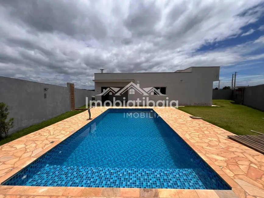 Casa com 3 quartos à venda, 385m2 em Centro, Jarinu - SP - imagem 1 Foto 1 de Casa com 3 quartos à venda, 385m2 em Centro, Jarinu - SP