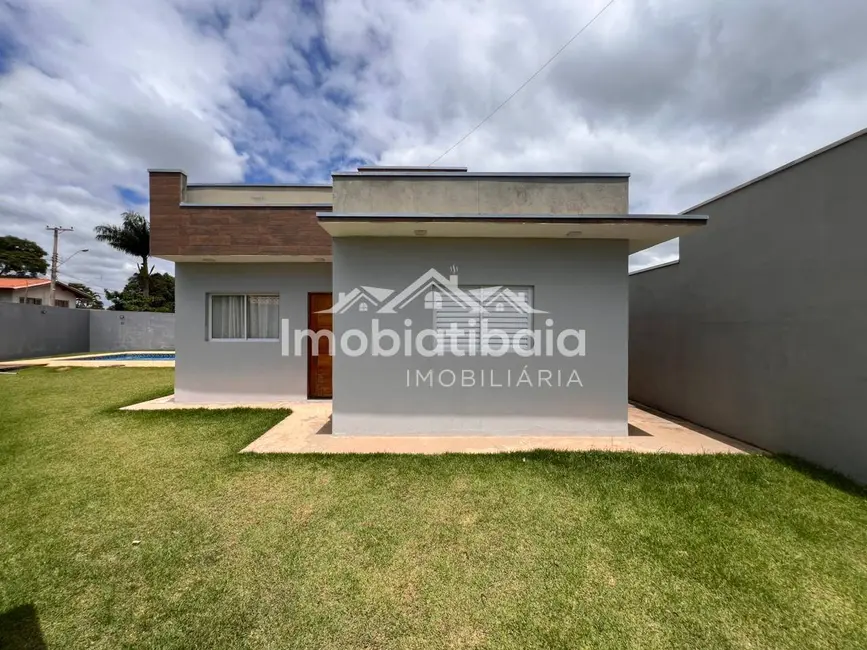 Casa com 3 quartos à venda, 385m2 em Centro, Jarinu - SP - imagem 2 Foto 2 de Casa com 3 quartos à venda, 385m2 em Centro, Jarinu - SP