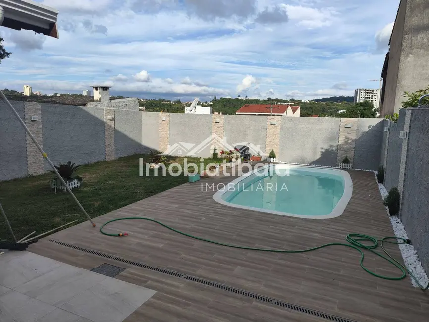 Foto 2 de Casa com 4 quartos à venda, 350m2 em Atibaia Jardim, Atibaia - SP
