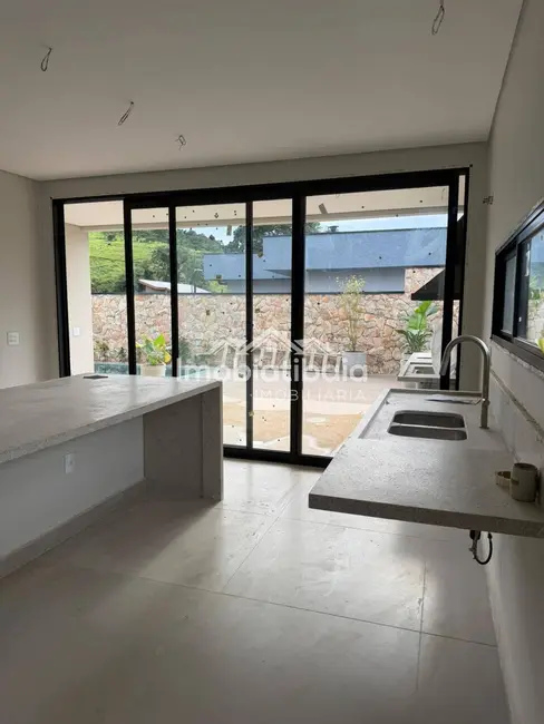 Foto 5 de Casa de Condomínio com 3 quartos à venda, 360m2 em San Fernando Valley, Atibaia - SP