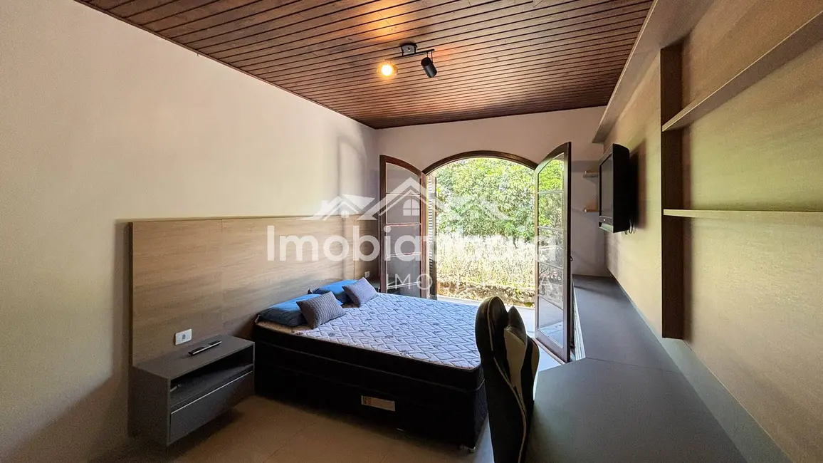 Foto 4 de Casa de Condomínio com 3 quartos à venda, 1550m2 em Portão, Atibaia - SP