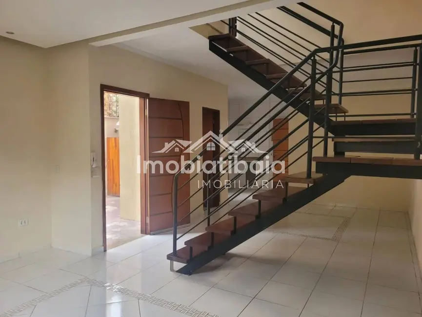 Foto 5 de Casa de Condomínio com 2 quartos para alugar, 90m2 em Jardim Estância Brasil, Atibaia - SP
