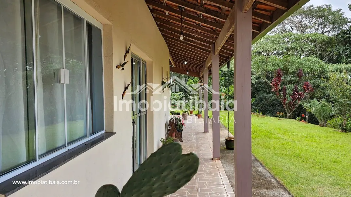 Chácara à venda e para alugar, 1000m2 em Estância Santa Maria do Portão, Atibaia - SP - imagem 5 Foto 5 de Chácara à venda e para alugar, 1000m2 em Estância Santa Maria do Portão, Atibaia - SP