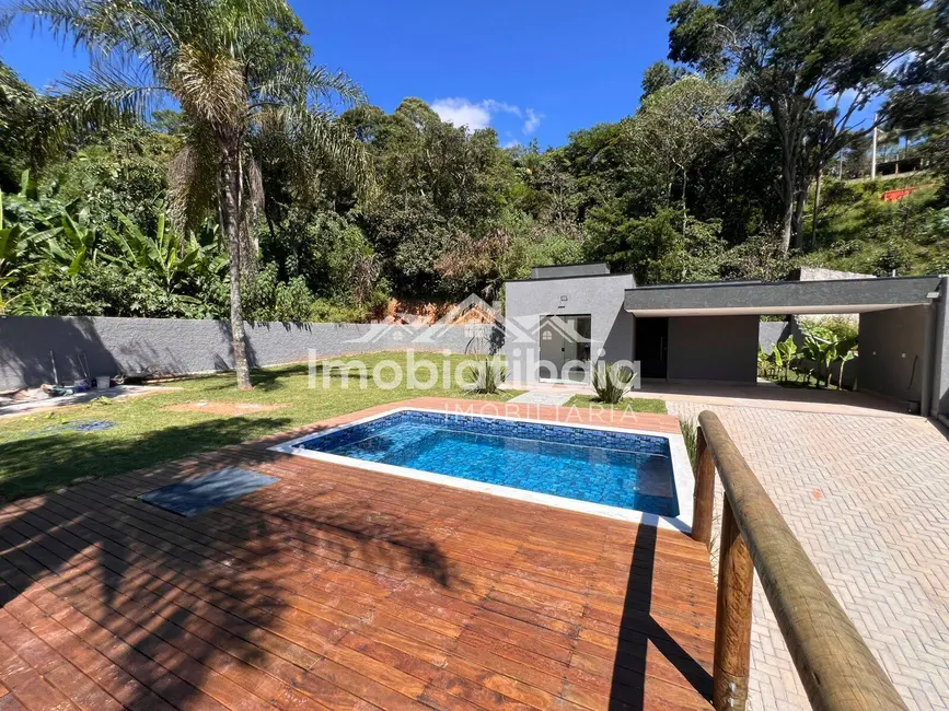 Chácara com 3 quartos à venda, 600m2 em Estância Santa Maria do Portão, Atibaia - SP - imagem 2 Foto 2 de Chácara com 3 quartos à venda, 600m2 em Estância Santa Maria do Portão, Atibaia - SP