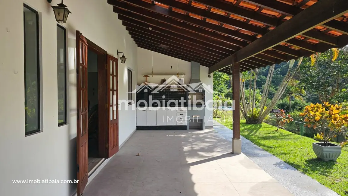Foto 8 de Chácara com 3 quartos à venda, 1210m2 em Bom Jesus Dos Perdoes - SP