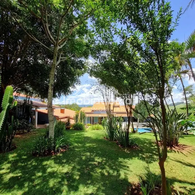 Chácara com 3 quartos à venda, 1000m2 em Vila Dom Pedro, Atibaia - SP - imagem 4 Foto 4 de Chácara com 3 quartos à venda, 1000m2 em Vila Dom Pedro, Atibaia - SP