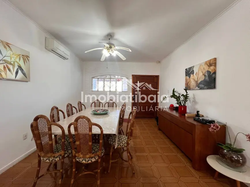 Casa com 3 quartos à venda, 1140m2 em Jardim Paulista, Atibaia - SP - imagem 4 Foto 4 de Casa com 3 quartos à venda, 1140m2 em Jardim Paulista, Atibaia - SP
