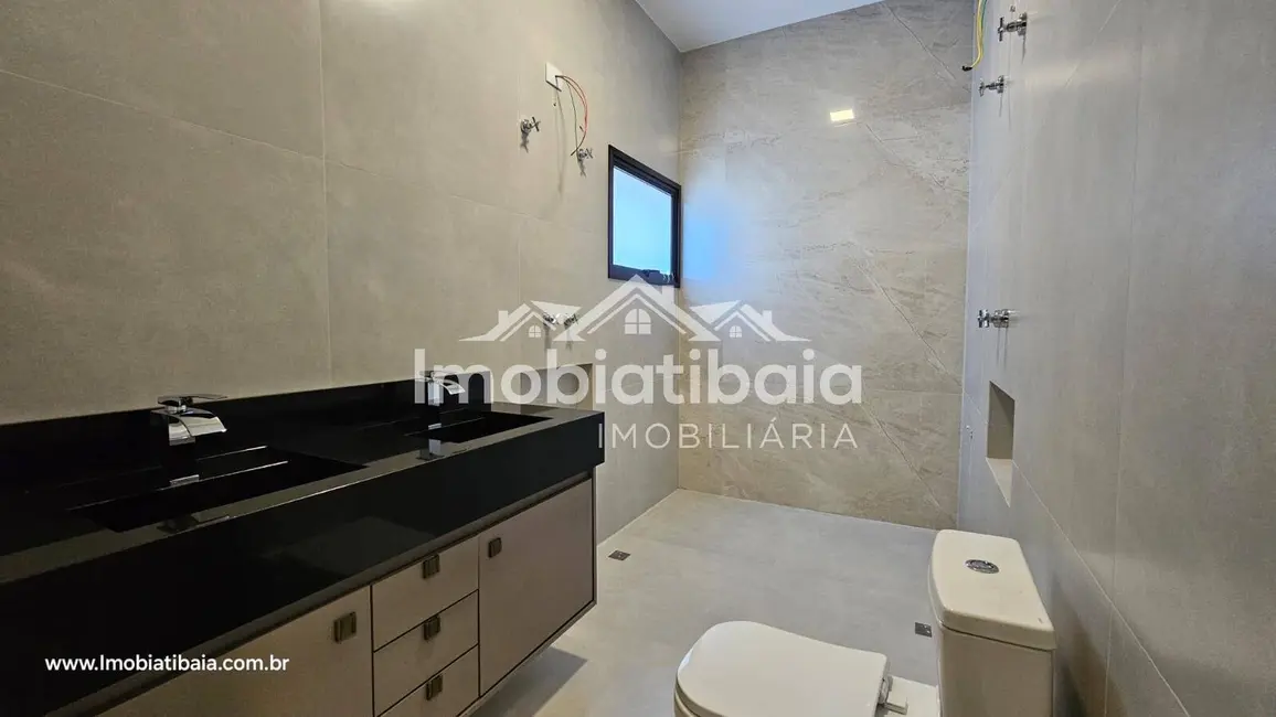 Foto 17 de Casa à venda, 619m2 em Atibaia - SP