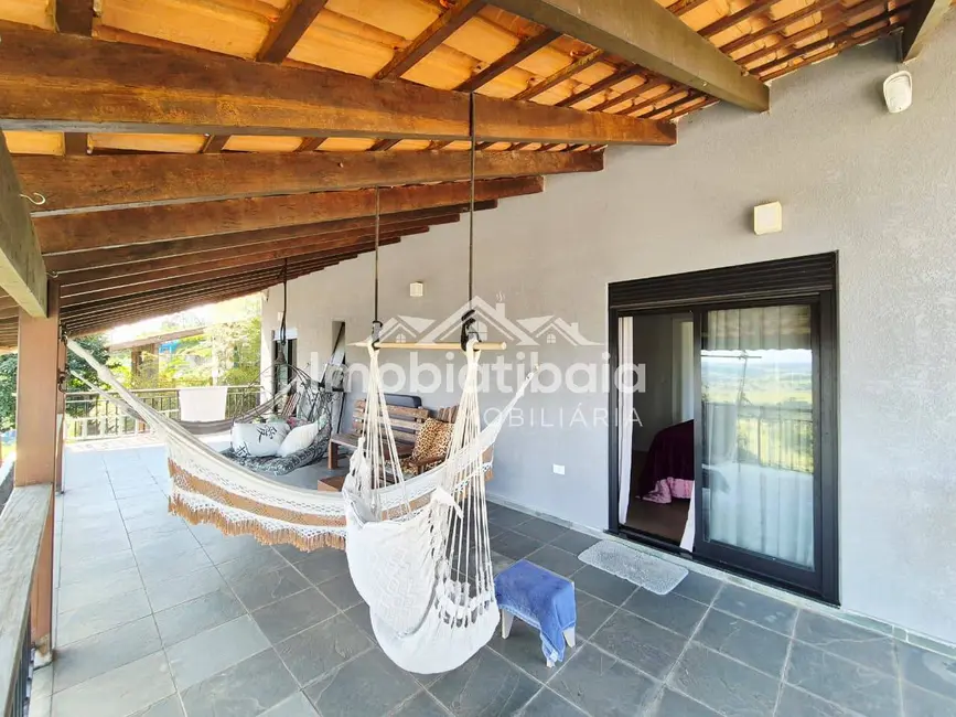 Chácara com 3 quartos à venda, 1000m2 em Estância Santa Maria do Laranjal, Atibaia - SP - imagem 3 Foto 3 de Chácara com 3 quartos à venda, 1000m2 em Estância Santa Maria do Laranjal, Atibaia - SP