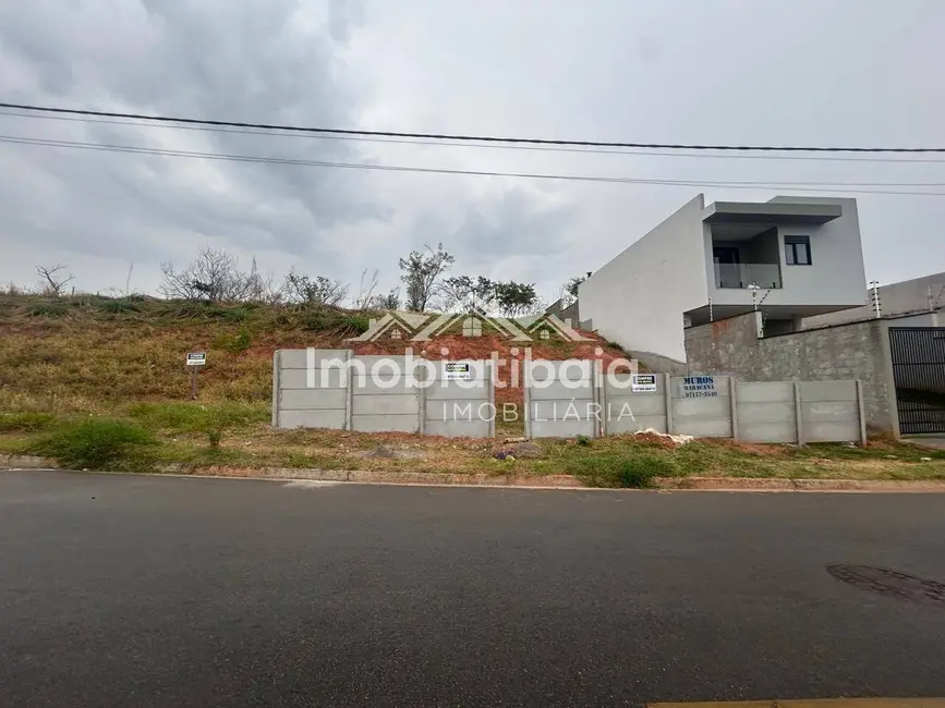 Foto 1 de Terreno / Lote à venda e para alugar em Atibaia - SP