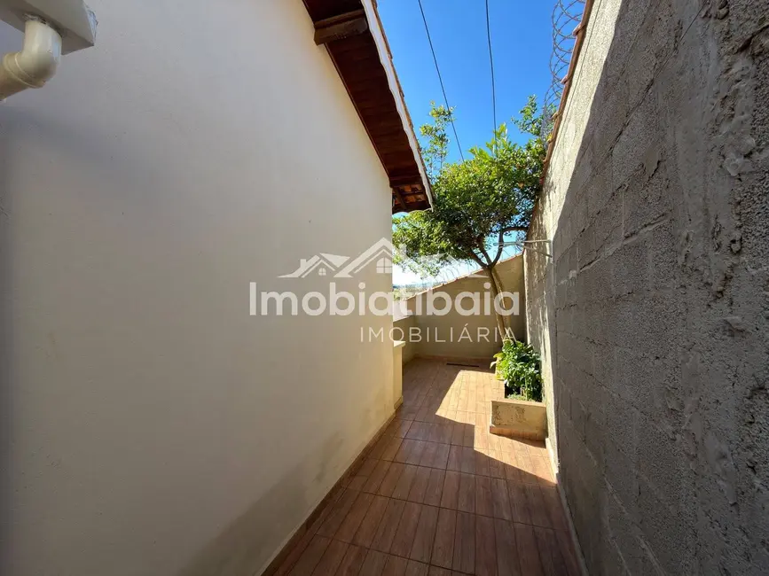 Chácara com 6 quartos à venda, 1390m2 em Centro, Piracaia - SP - imagem 4 Foto 4 de Chácara com 6 quartos à venda, 1390m2 em Centro, Piracaia - SP