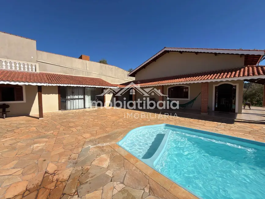 Chácara com 6 quartos à venda, 1390m2 em Centro, Piracaia - SP - imagem 1 Foto 1 de Chácara com 6 quartos à venda, 1390m2 em Centro, Piracaia - SP