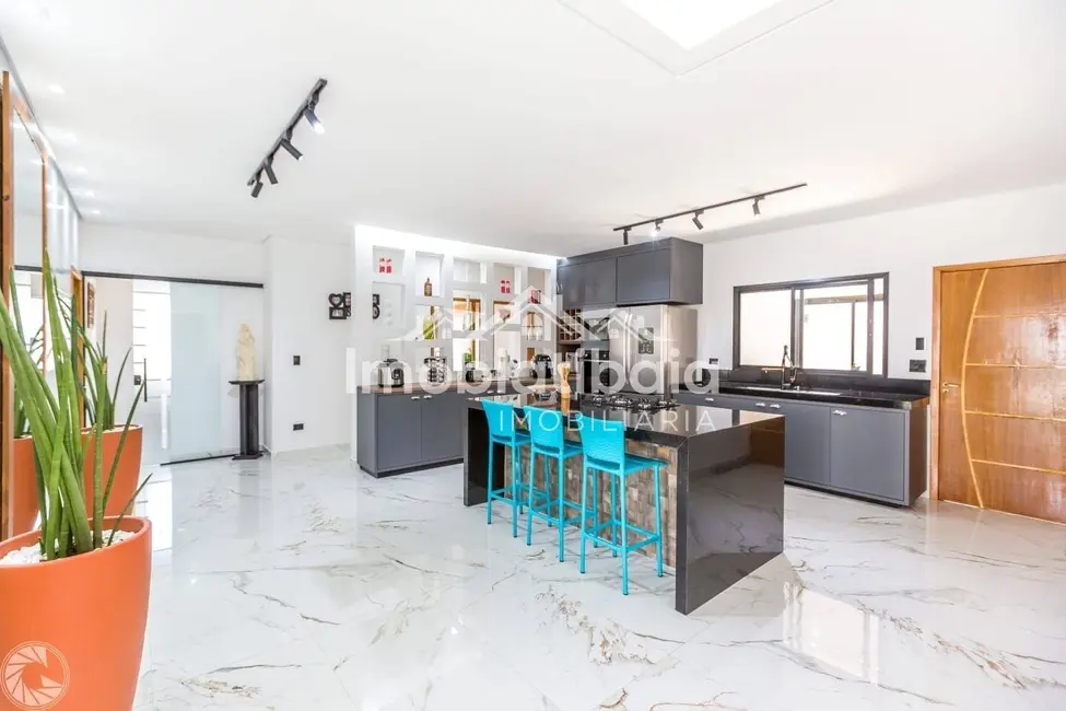 Foto 7 de Casa com 3 quartos à venda, 510m2 em Jardim Shangri-Lá, Atibaia - SP