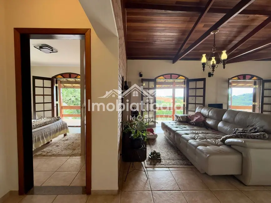 Chácara com 3 quartos à venda, 1000m2 em Recreio Maristela, Atibaia - SP - imagem 4 Foto 4 de Chácara com 3 quartos à venda, 1000m2 em Recreio Maristela, Atibaia - SP