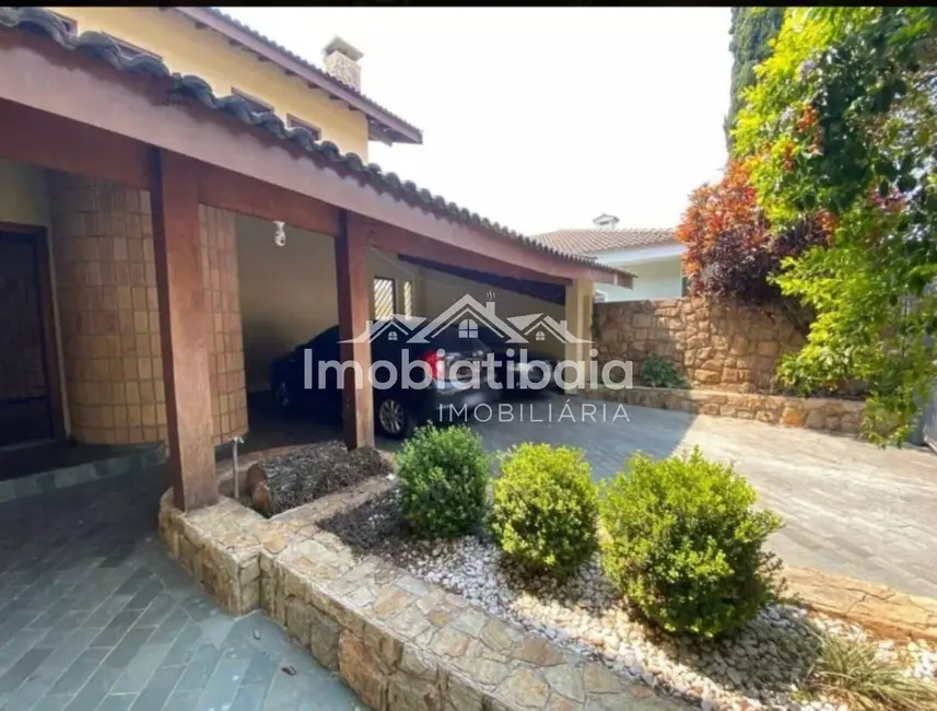 Casa com 3 quartos à venda, 600m2 em Vila Santista, Atibaia - SP - imagem 9 Foto 9 de Casa com 3 quartos à venda, 600m2 em Vila Santista, Atibaia - SP