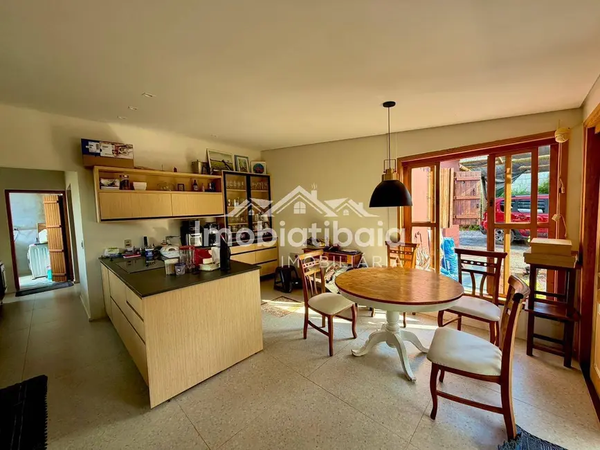 Chácara com 4 quartos à venda, 780m2 em Rosário, Atibaia - SP - imagem 2 Foto 2 de Chácara com 4 quartos à venda, 780m2 em Rosário, Atibaia - SP